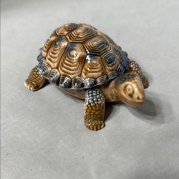 Vintage Wade Porcelain Turtle Figurine Trinket Box Removable Lid Made in England - Picture 1 of 9
